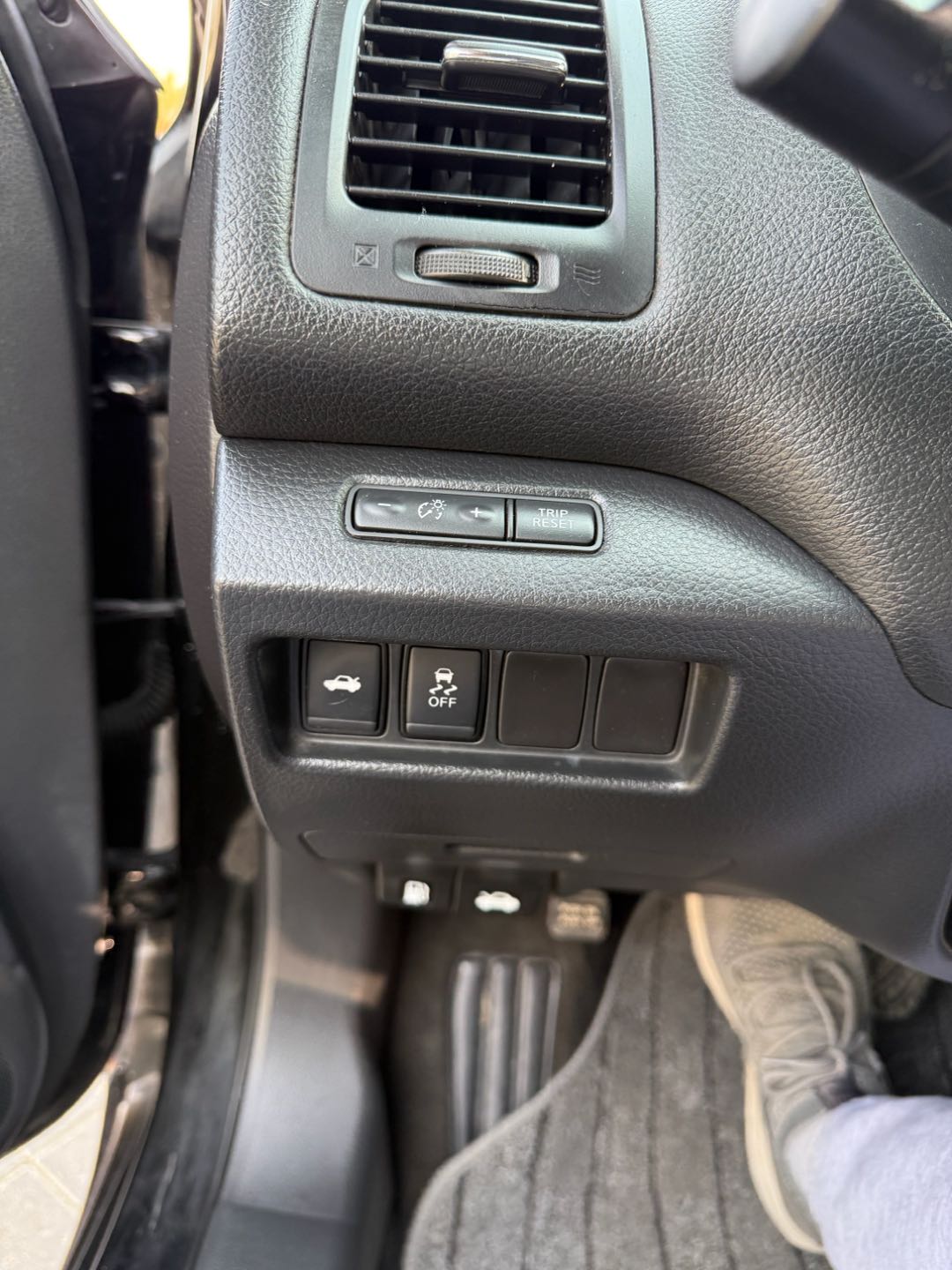 Car Image 2017 NISSAN ALTIMA SR