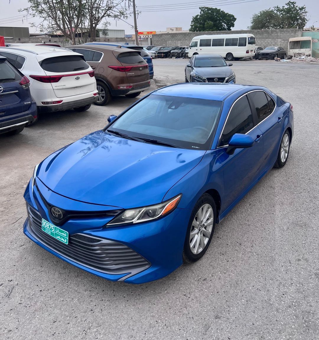 Car Image 2019 TOYOTA CAMRY LE