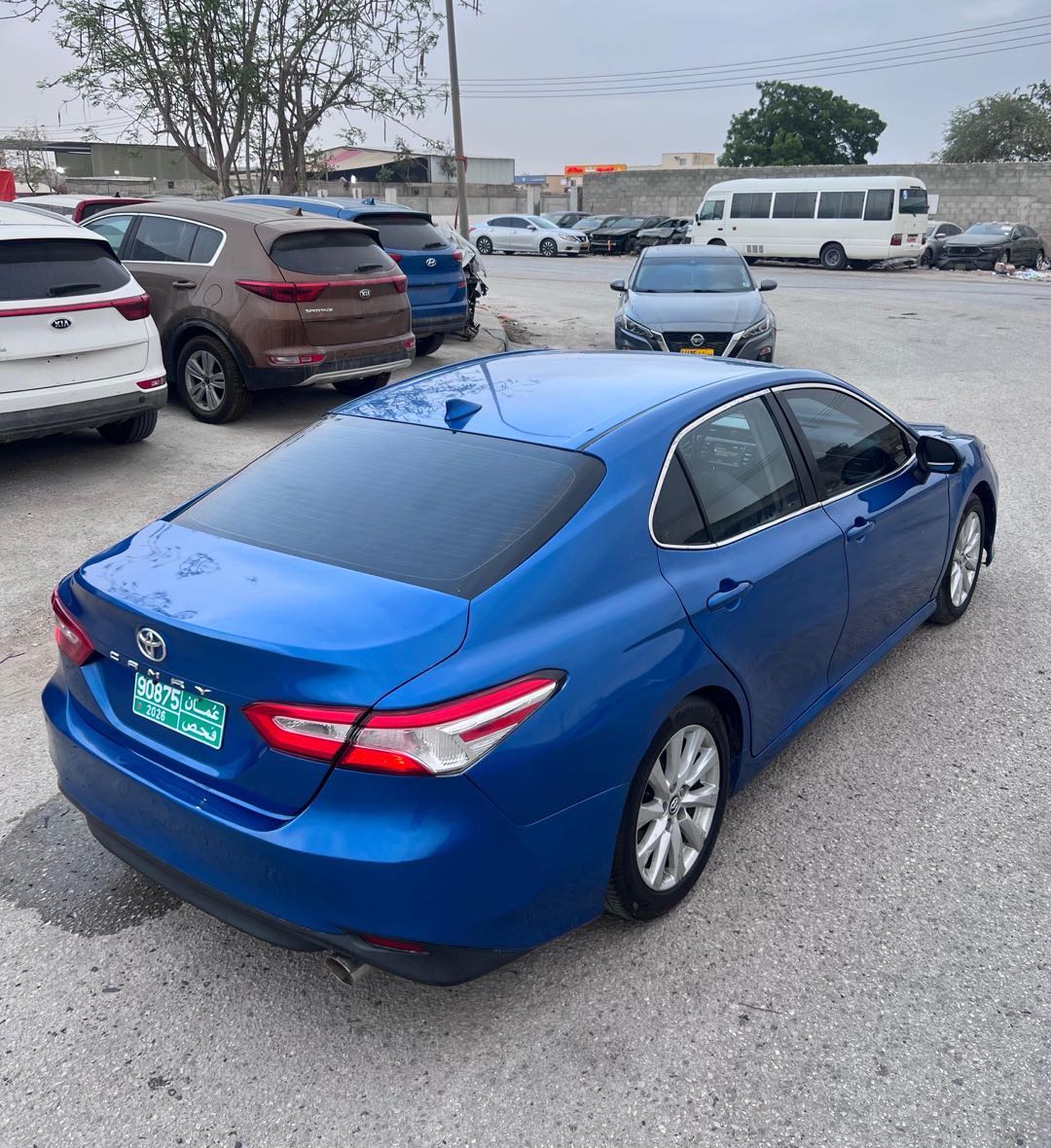 Car Image 2019 TOYOTA CAMRY LE