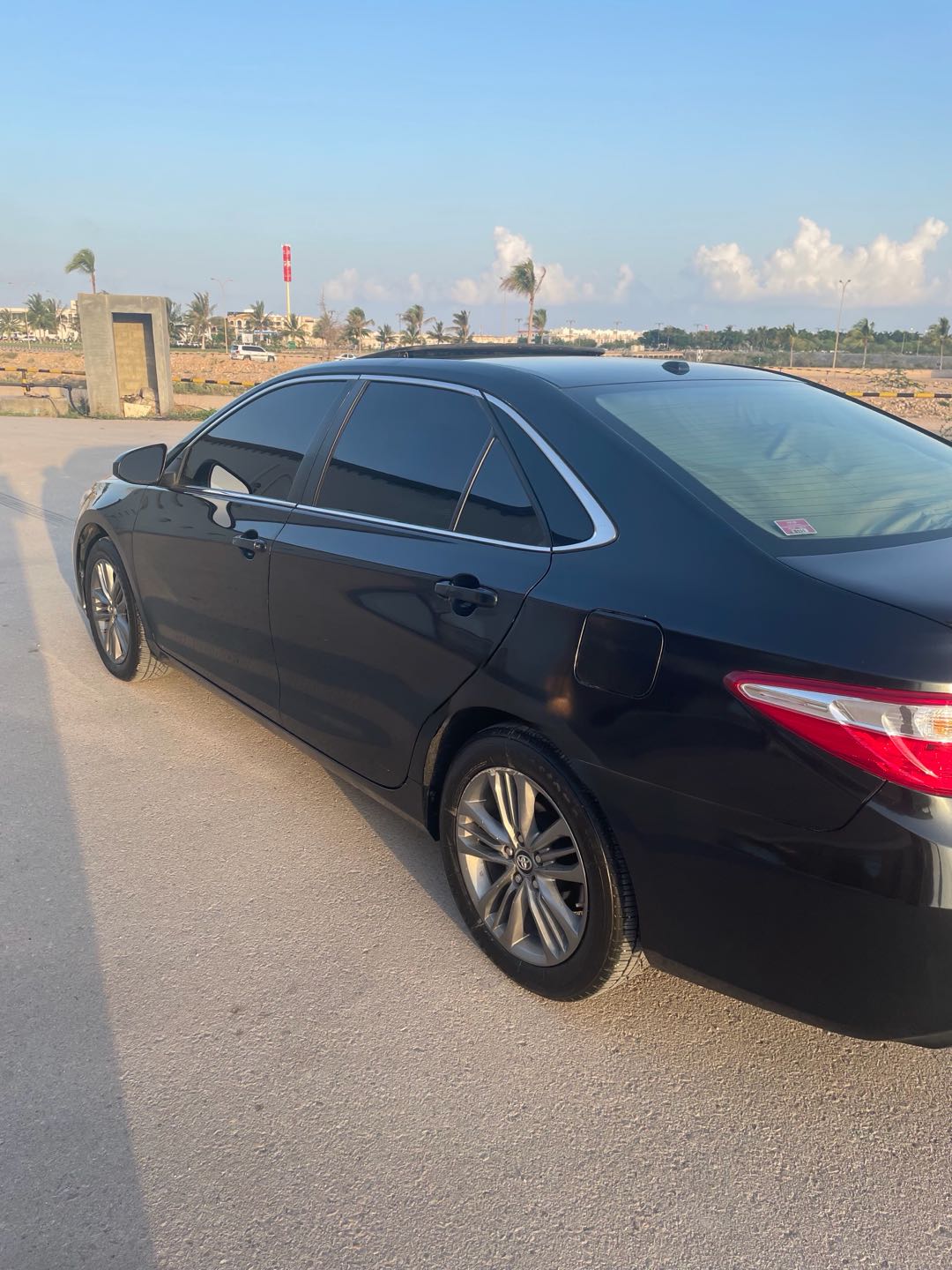 Car Image 2017 TOYOTA CAMRY SE