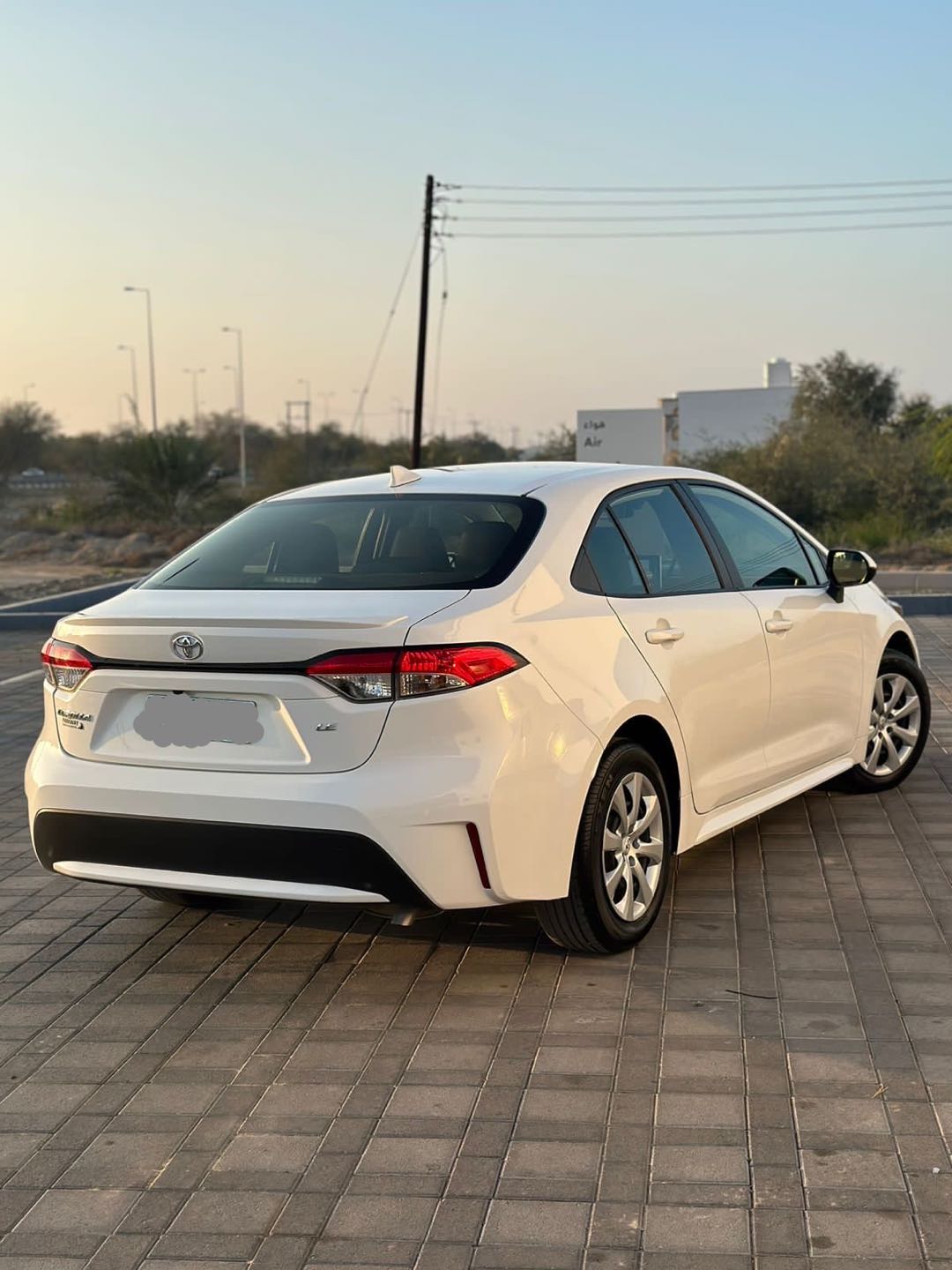 Car Image 2020 TOYOTA COROLLA LE