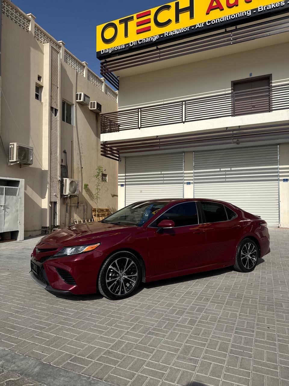 Car Image 2018 TOYOTA CAMRY SE