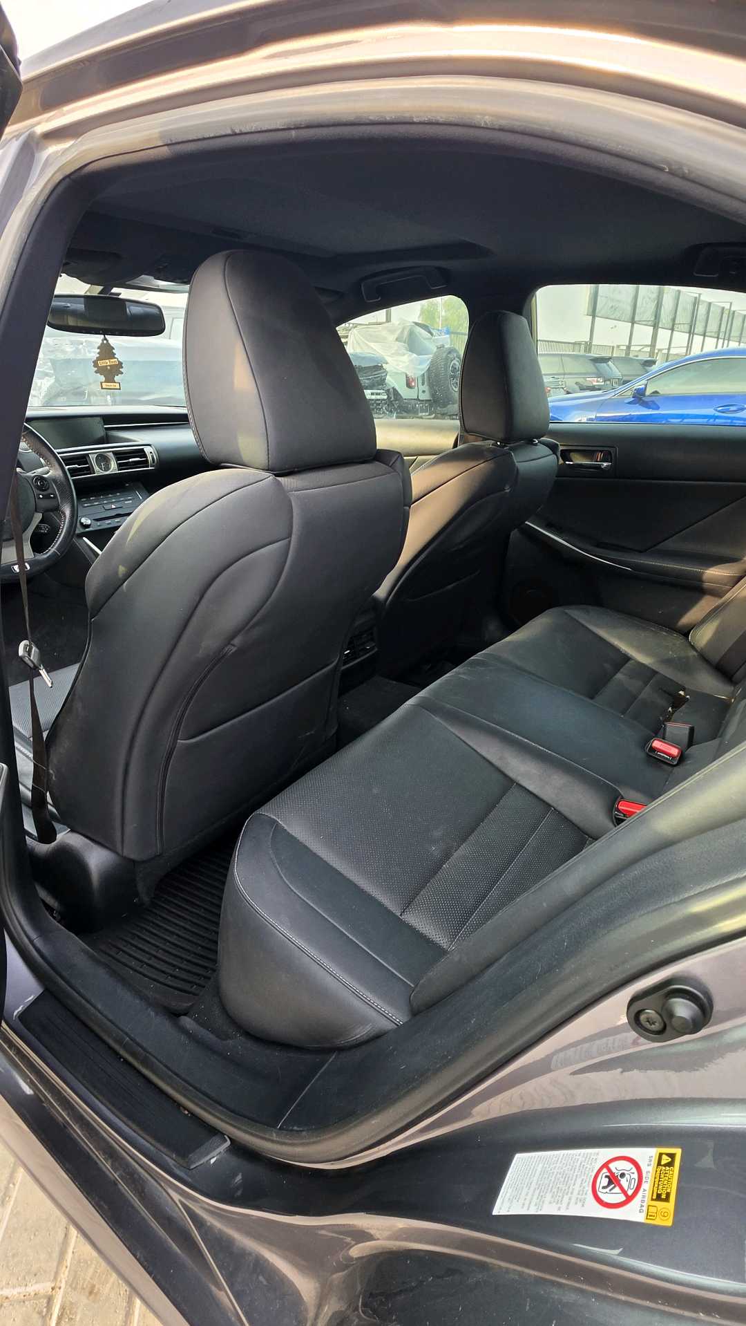 Car Image 2015 LEXUS IS