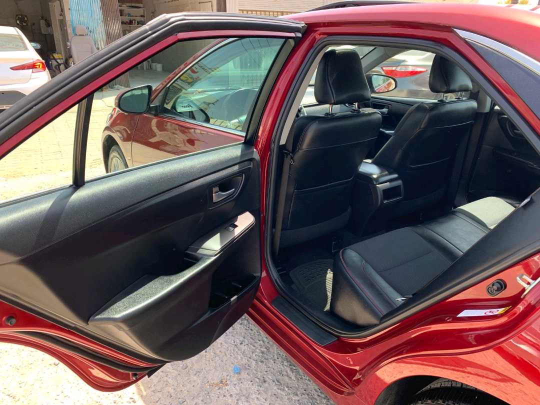 Car Image 2017 TOYOTA CAMRY SE