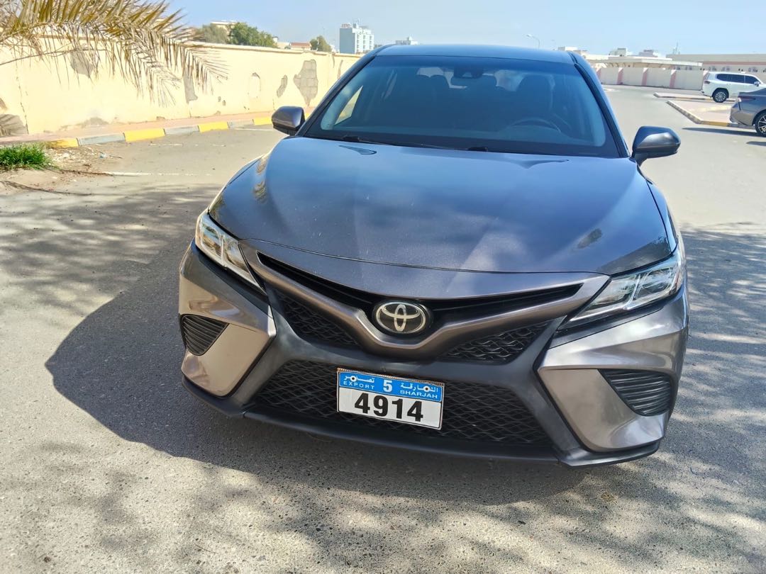 Car Image 2018 TOYOTA CAMRY SE