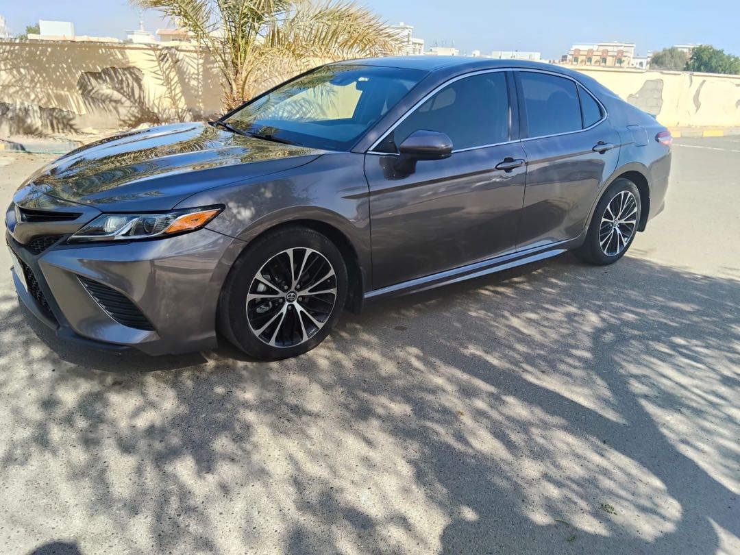 Car Image 2018 TOYOTA CAMRY SE