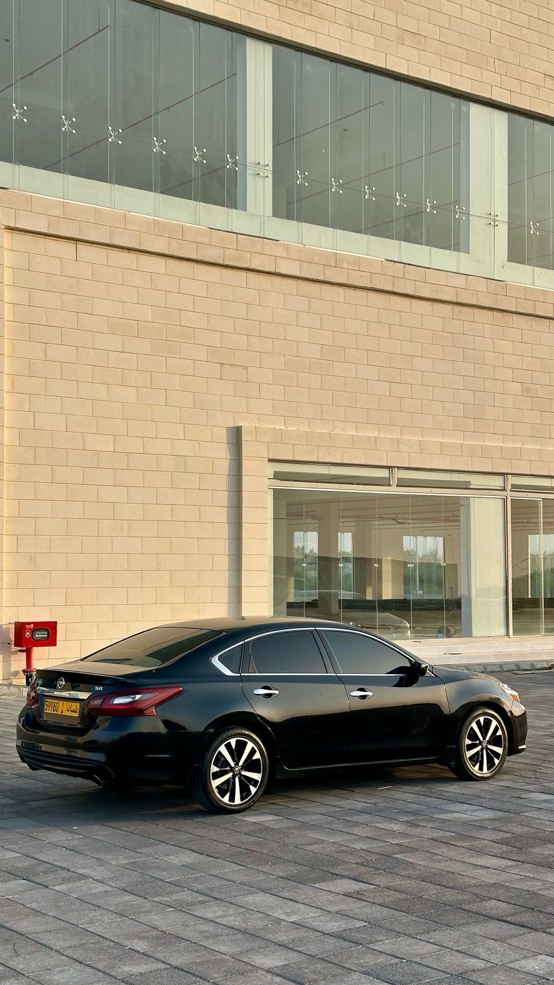 Car Image 2018 NISSAN ALTIMA SR