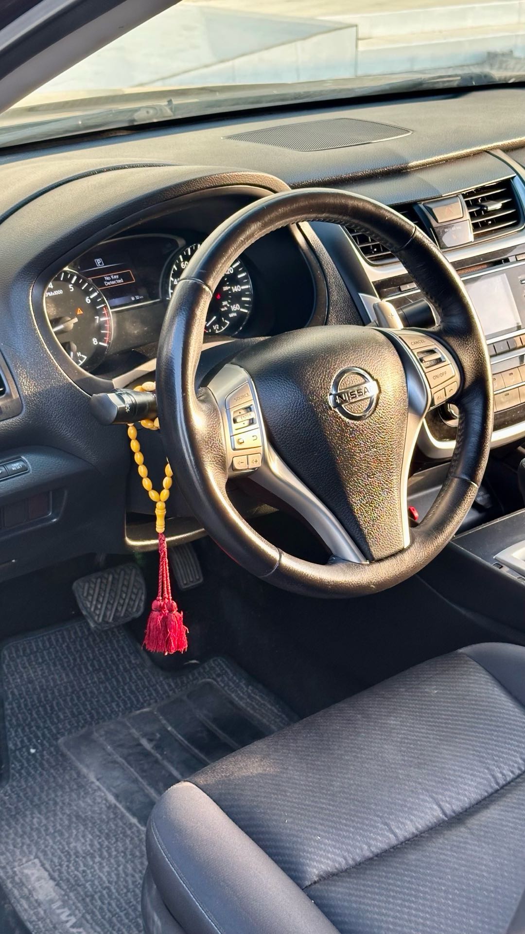 Car Image 2018 NISSAN ALTIMA SR