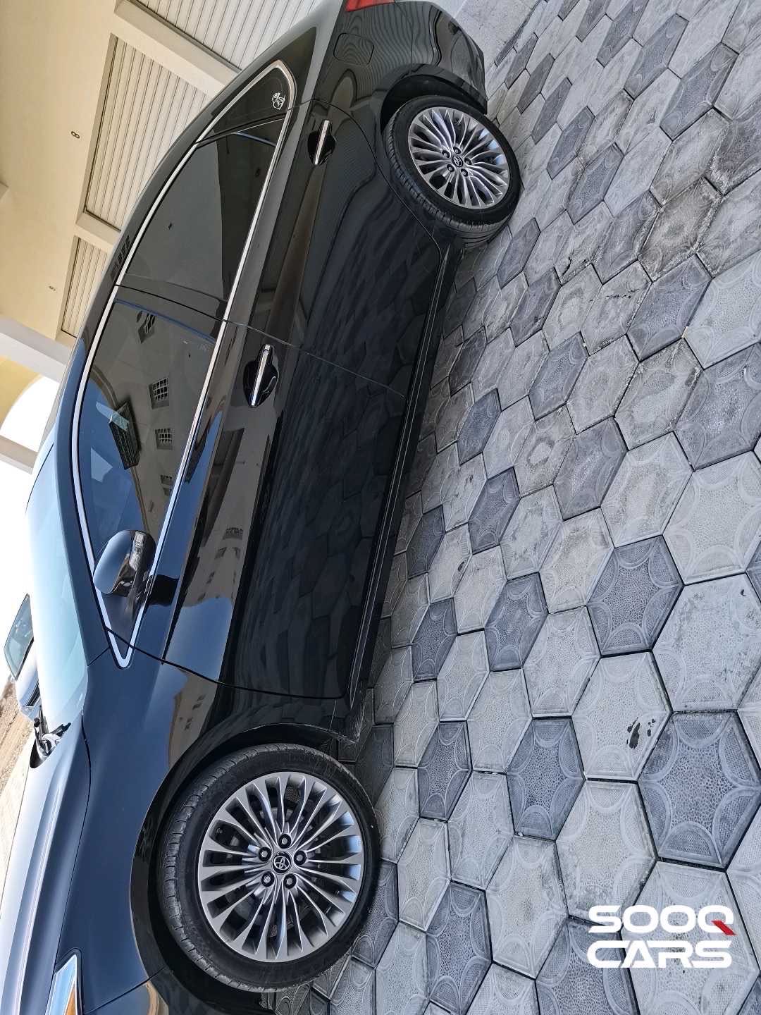 Car Image 2016 TOYOTA AVALON LIMITED