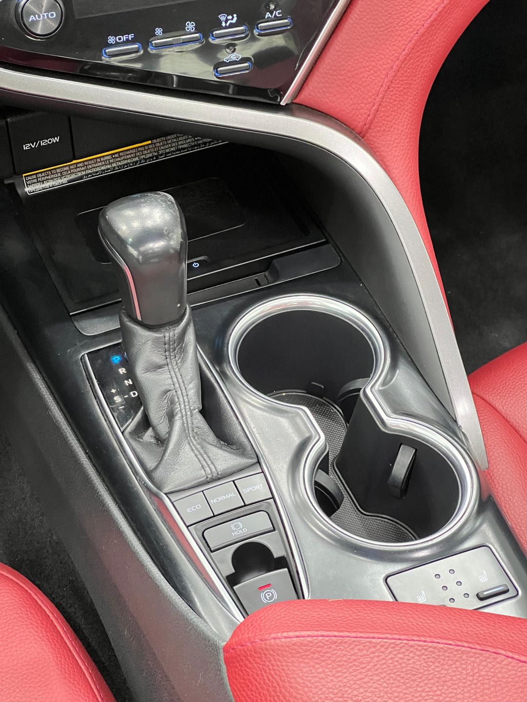 Car Image 2018 TOYOTA CAMRY XSE