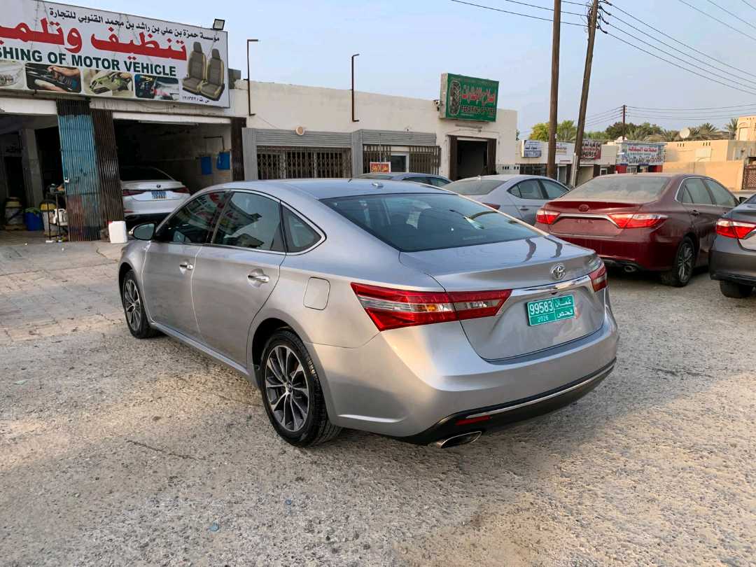 Car Image 2018 TOYOTA AVALON XLE