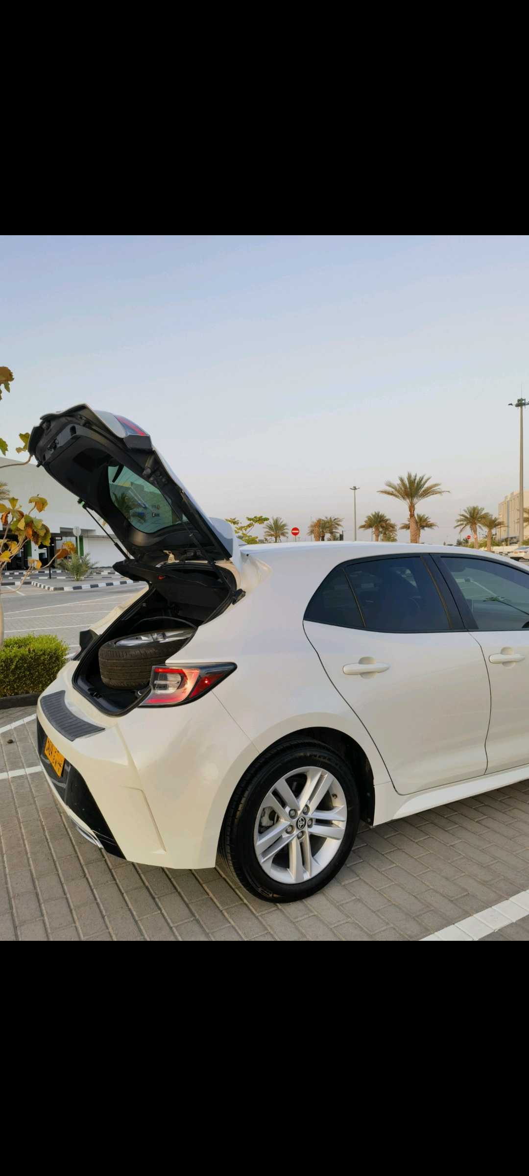 Car Image 2019 TOYOTA COROLLA SE