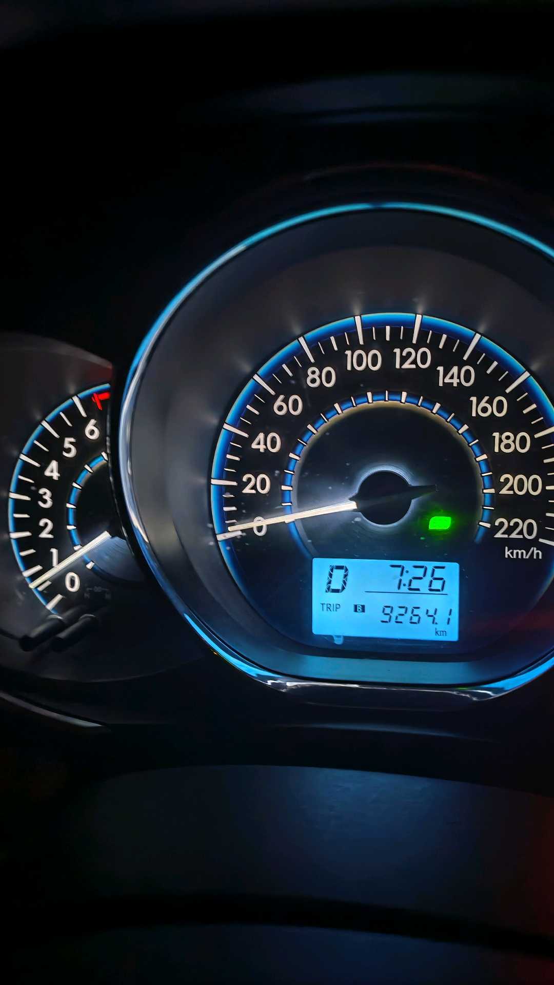 Car Image 2015 TOYOTA YARIS 1.5