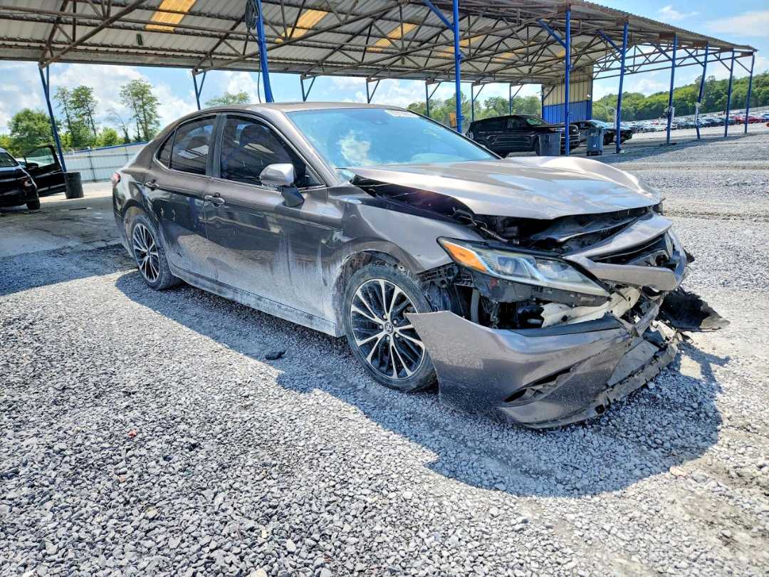 Car Image 2018 TOYOTA CAMRY