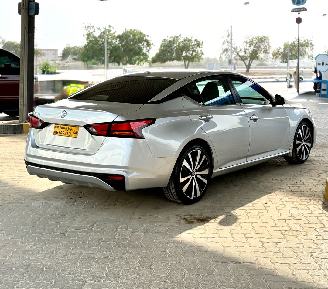 Car Image 2019 NISSAN ALTIMA S