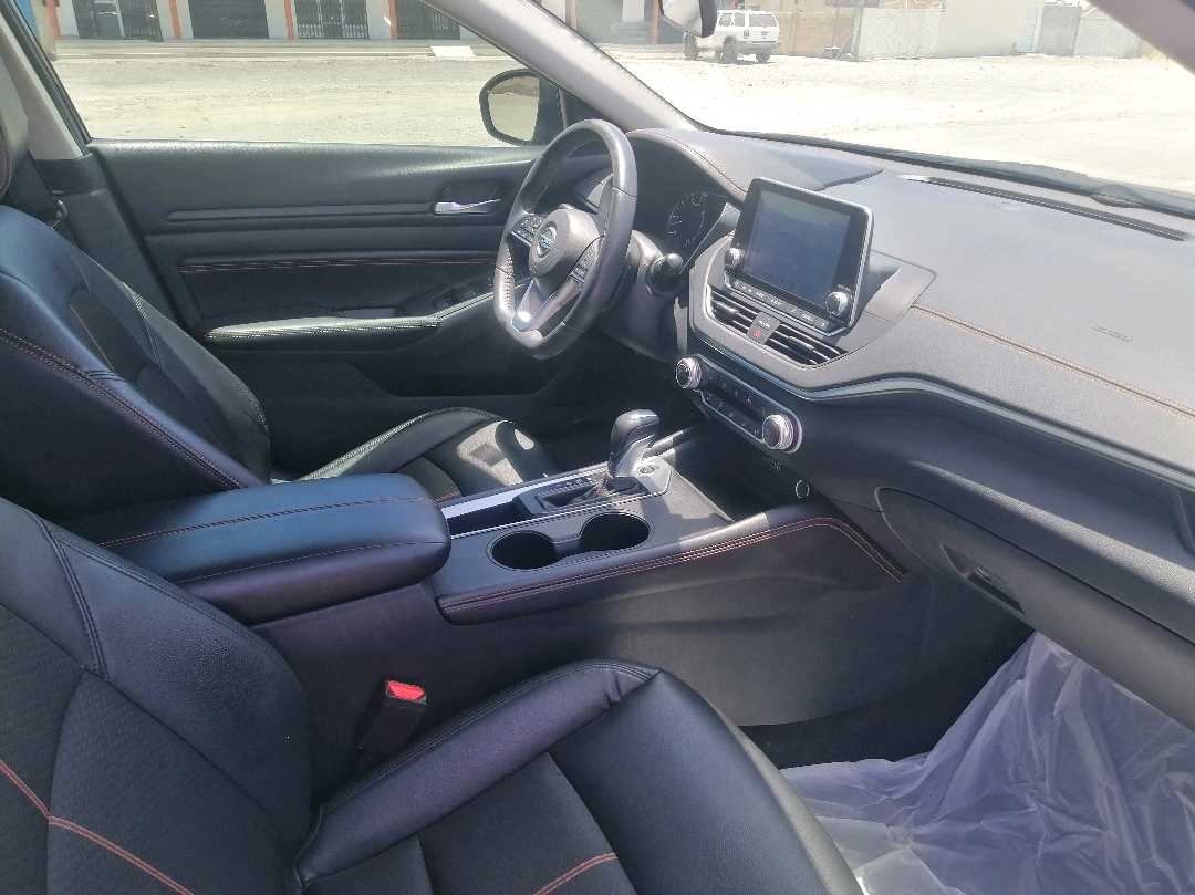 Car Image 2019 NISSAN ALTIMA SR
