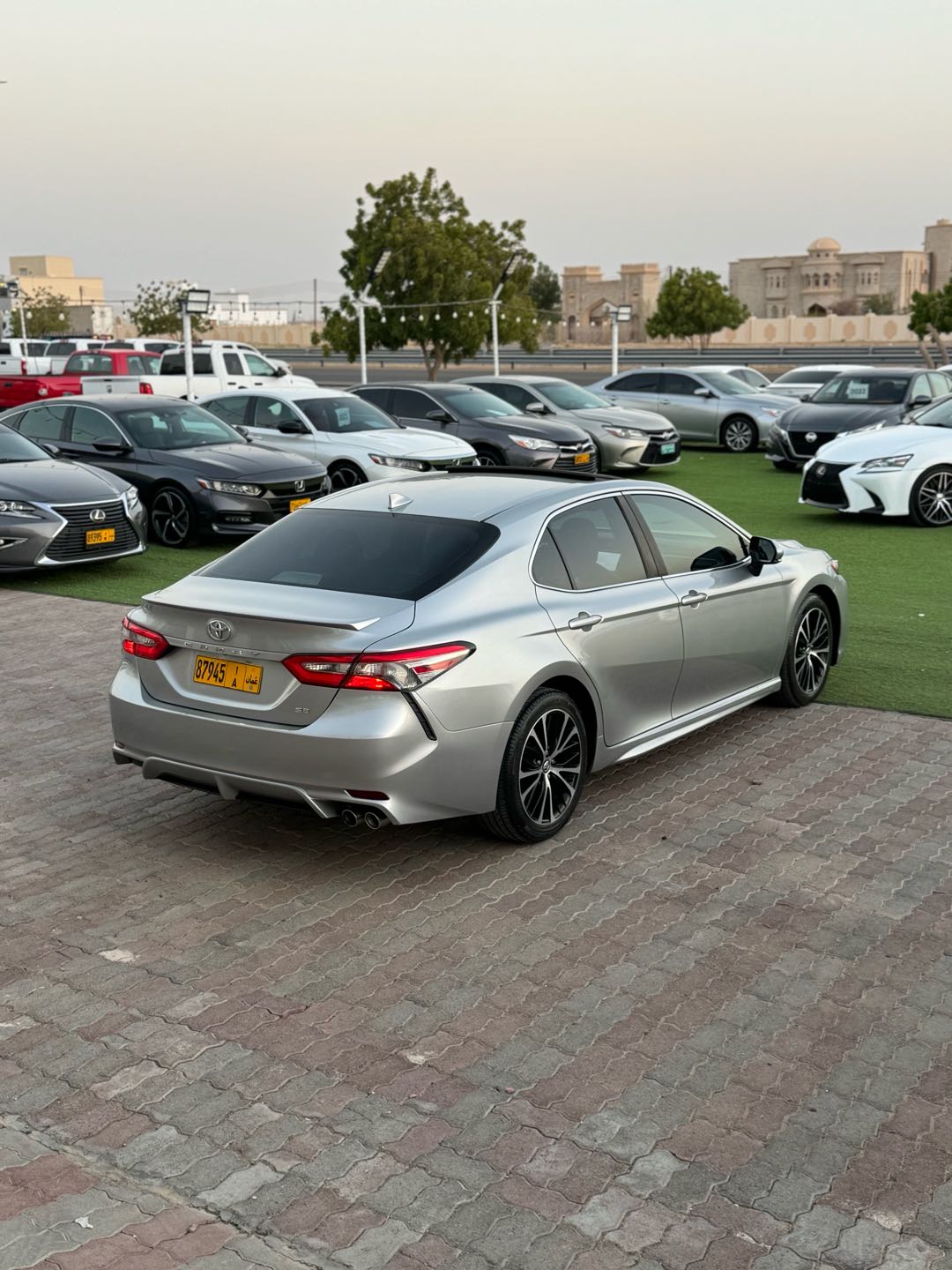 Car Image 2018 TOYOTA CAMRY SE