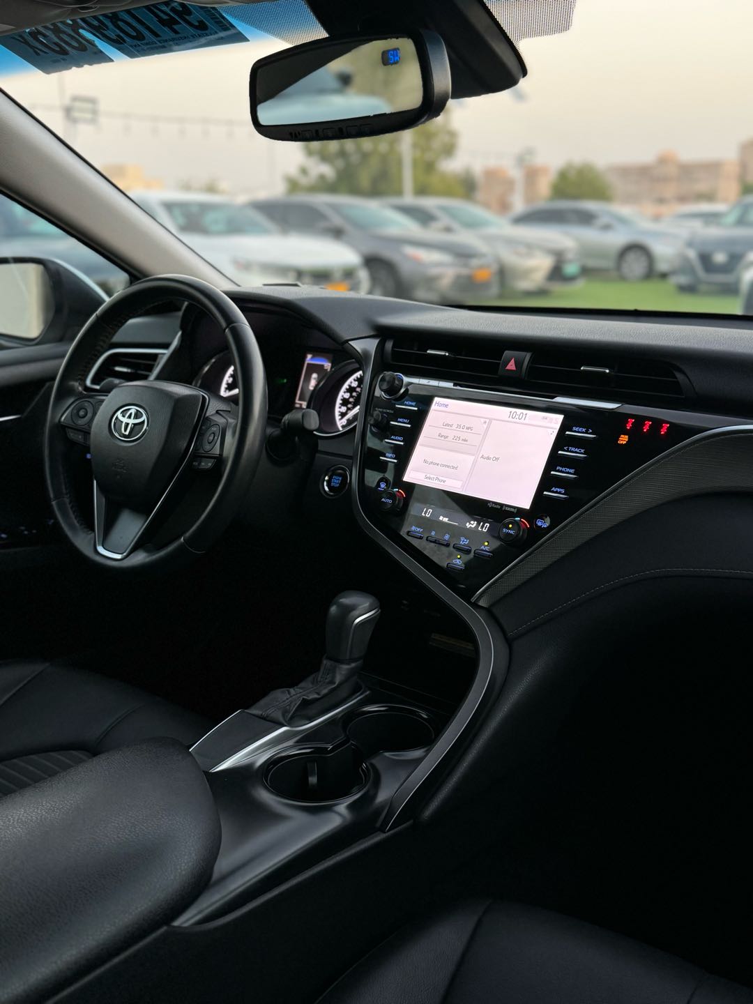 Car Image 2018 TOYOTA CAMRY SE