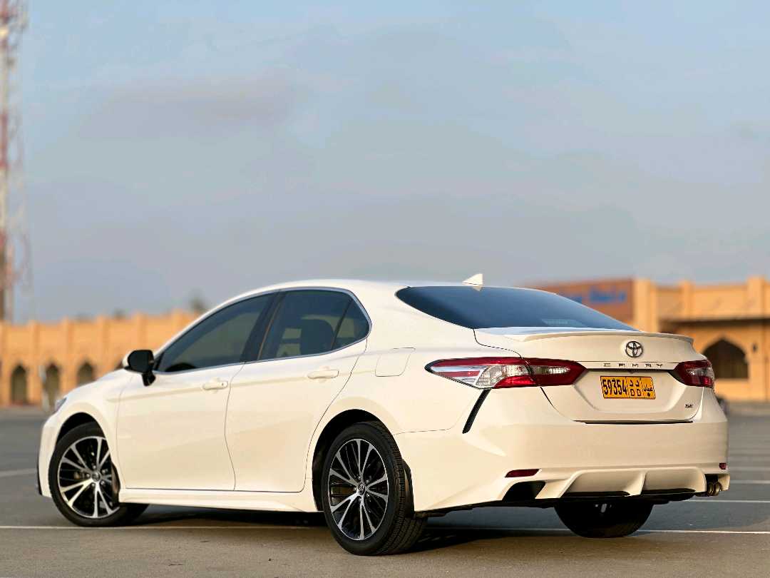 Car Image 2020 TOYOTA CAMRY SE