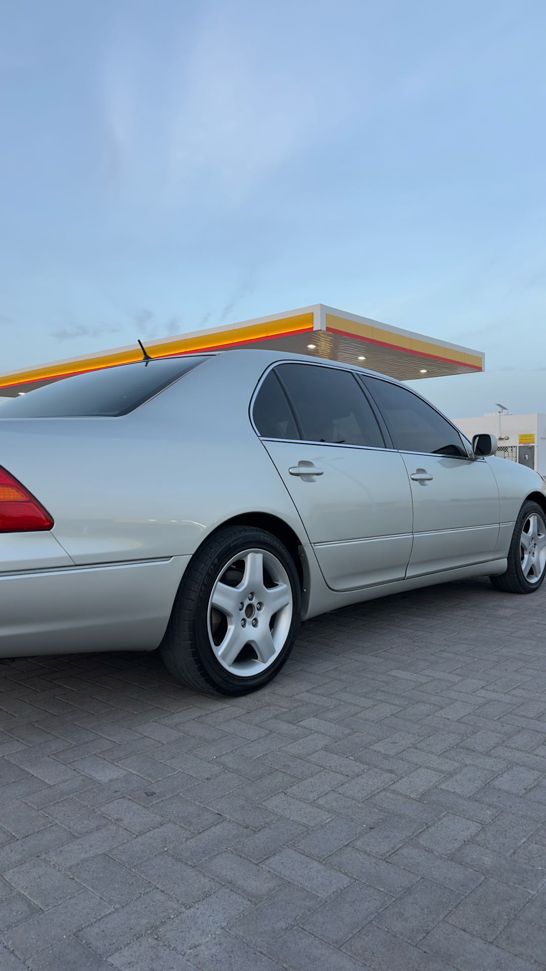 Car Image 2002 LEXUS LS 430