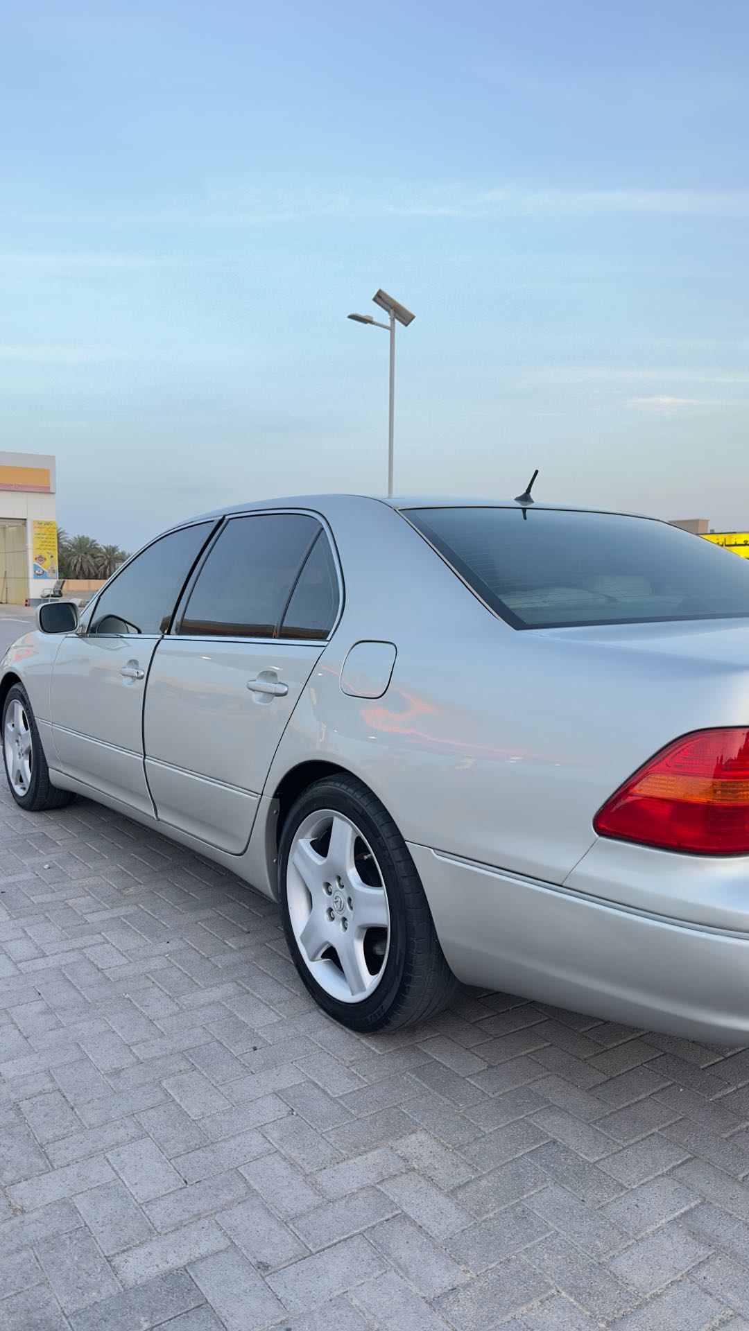 Car Image 2002 LEXUS LS 430