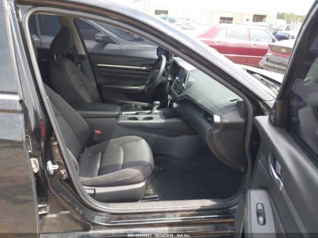 Car Image 2019 NISSAN ALTIMA