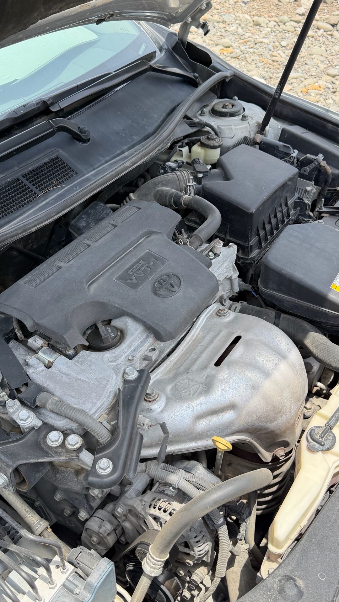 Car Image 2015 TOYOTA CAMRY SE