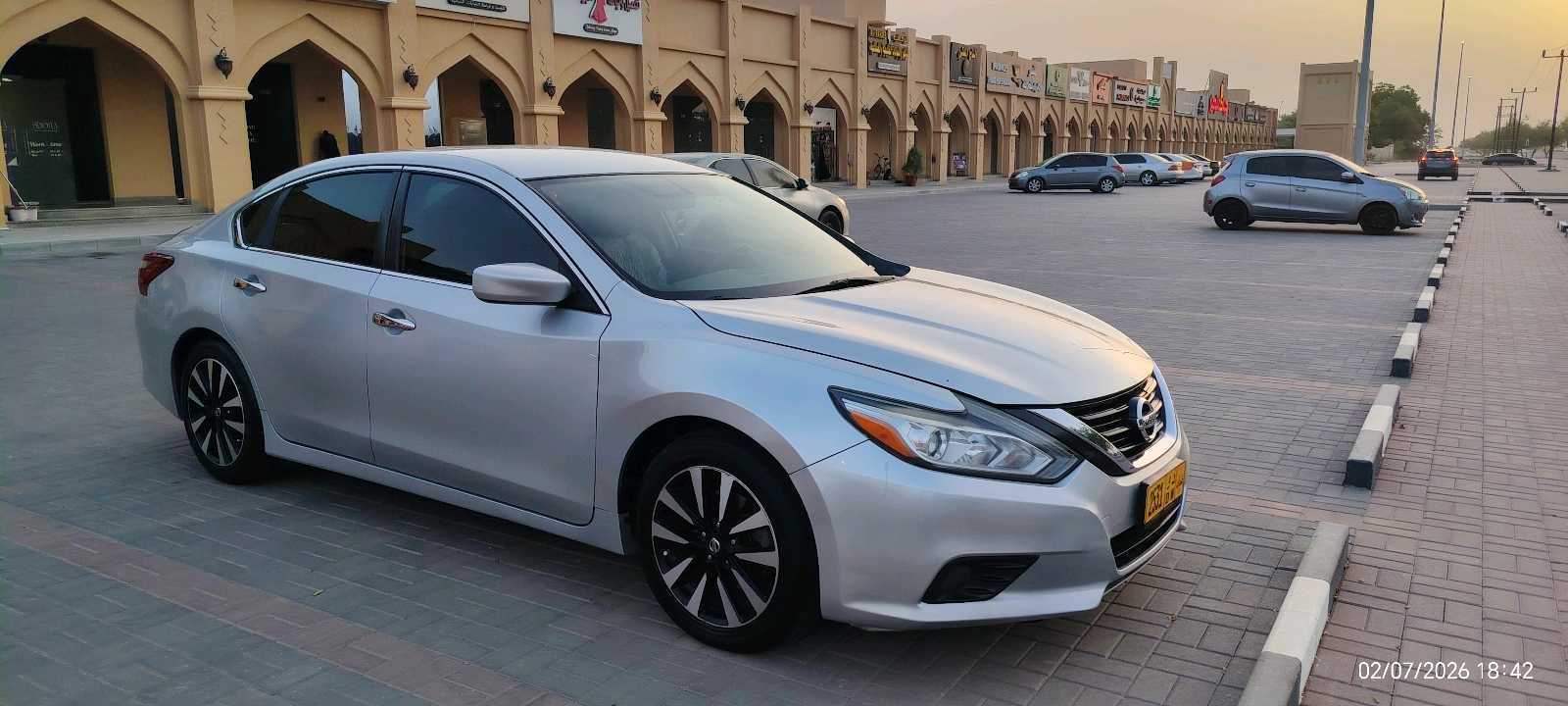 Car Image 2018 NISSAN ALTIMA SV