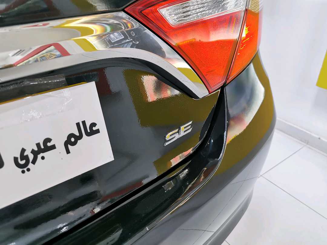 Car Image 2015 TOYOTA CAMRY SE
