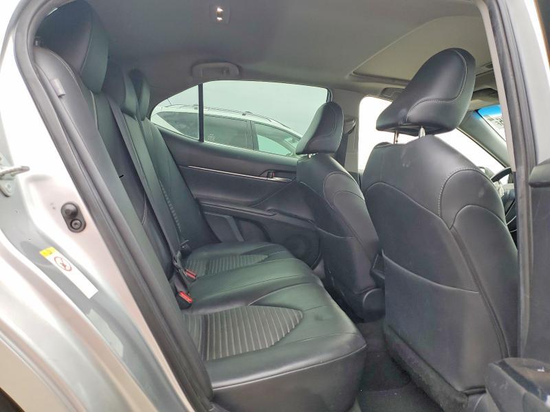 Car Image 2018 TOYOTA CAMRY