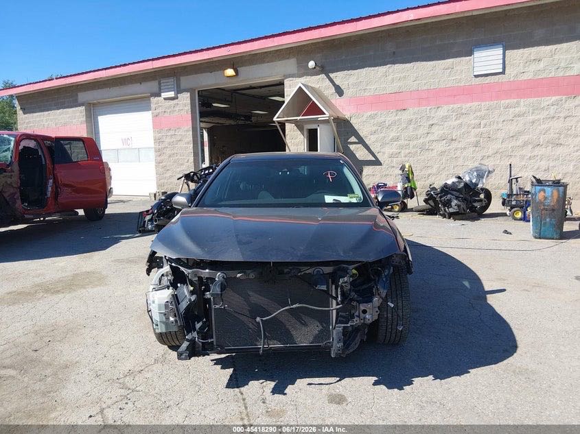 Car Image 2018 TOYOTA CAMRY