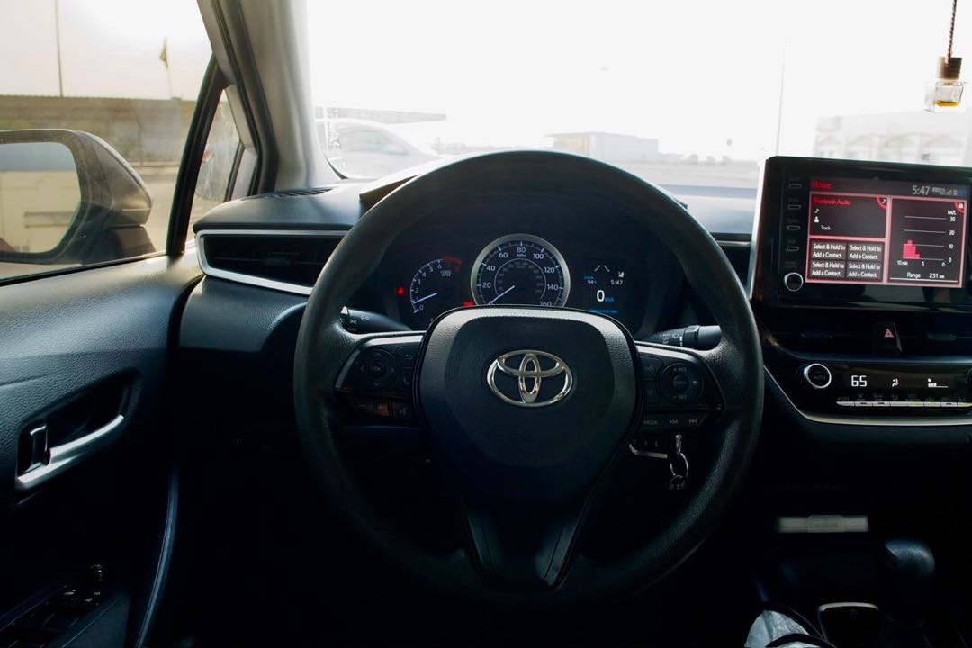 Car Image 2020 TOYOTA COROLLA LE