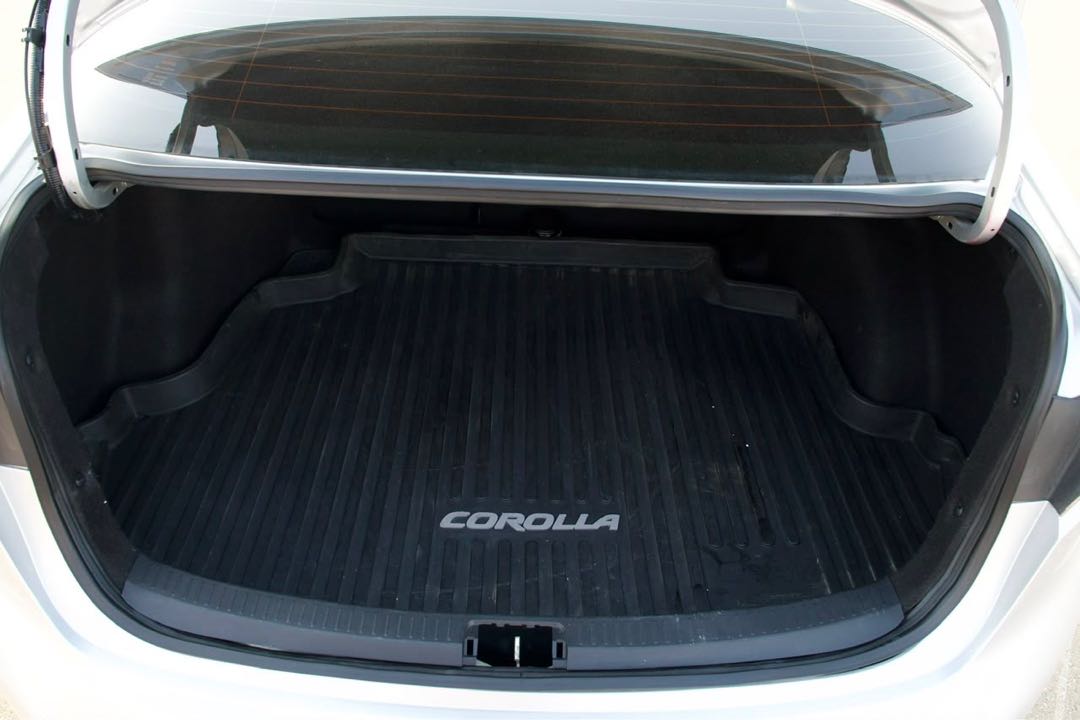 Car Image 2020 TOYOTA COROLLA LE