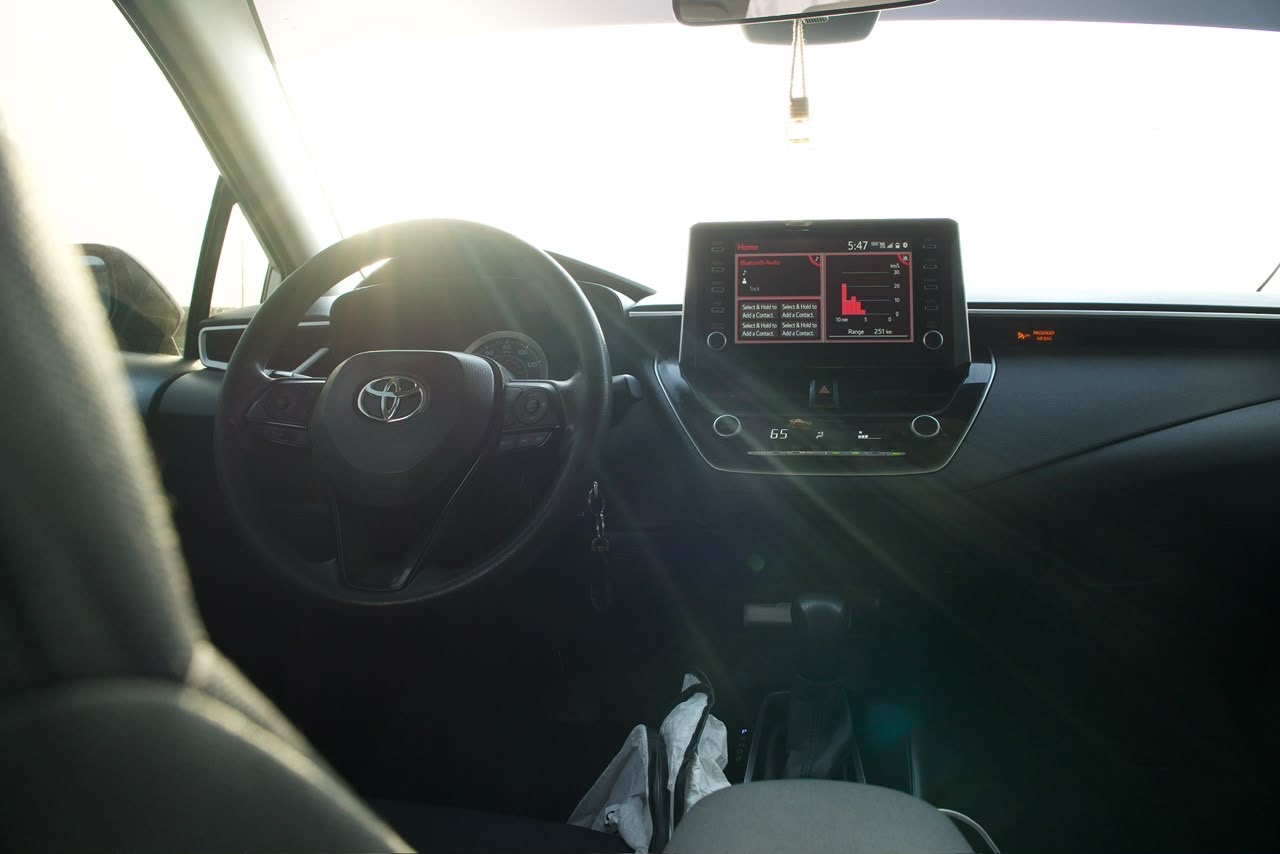 Car Image 2020 TOYOTA COROLLA LE