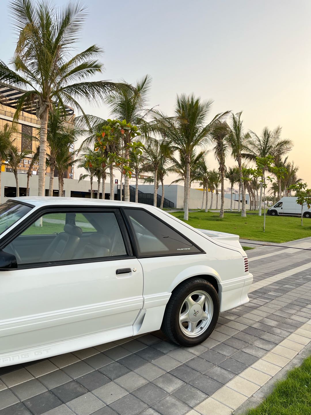 Car Image 1993 FORD MUSTANG GT