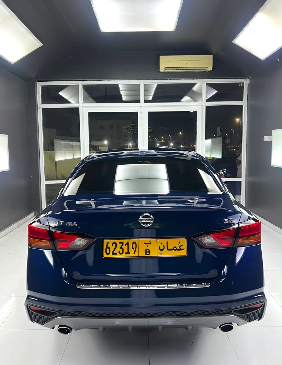 Car Image 2019 NISSAN ALTIMA SR