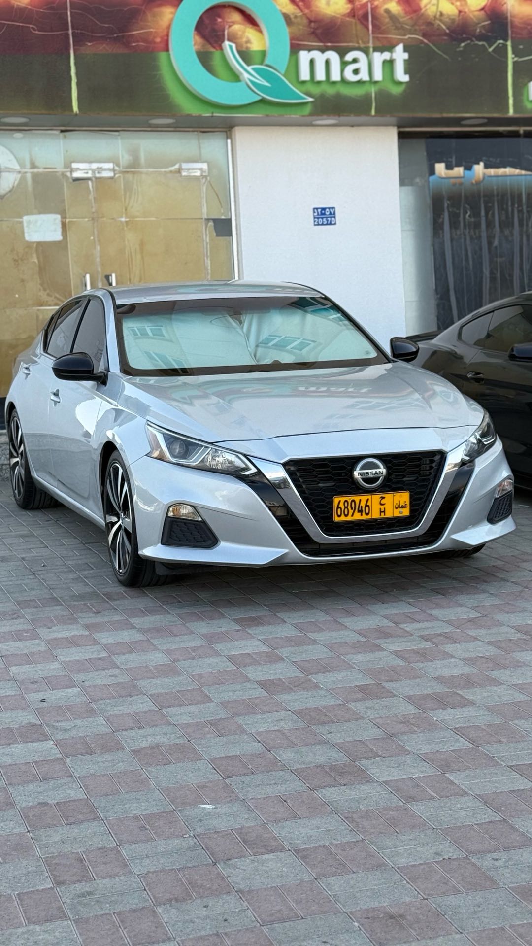 Car Image 2019 NISSAN ALTIMA SR