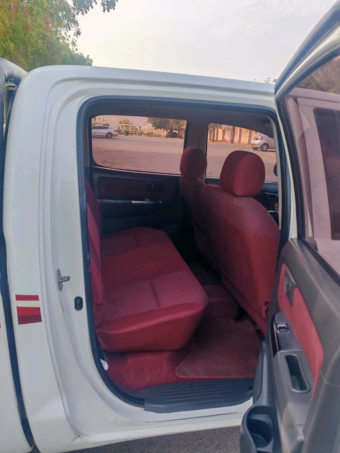 Car Image 2014 TOYOTA HILUX 2.7