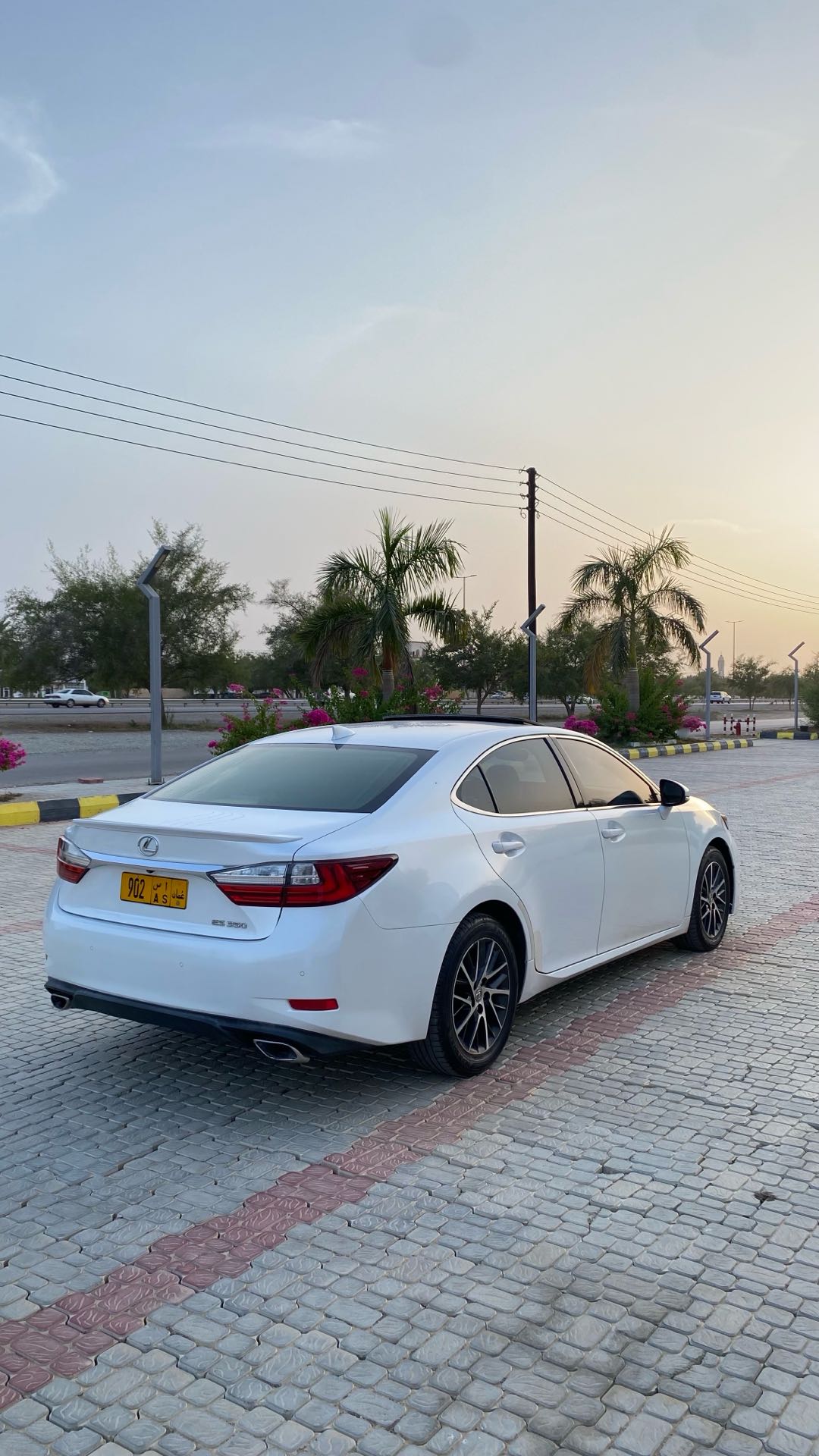 Car Image 2016 LEXUS ES 350