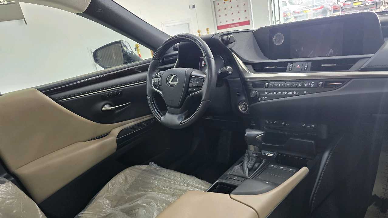 Car Image 2020 LEXUS ES 350