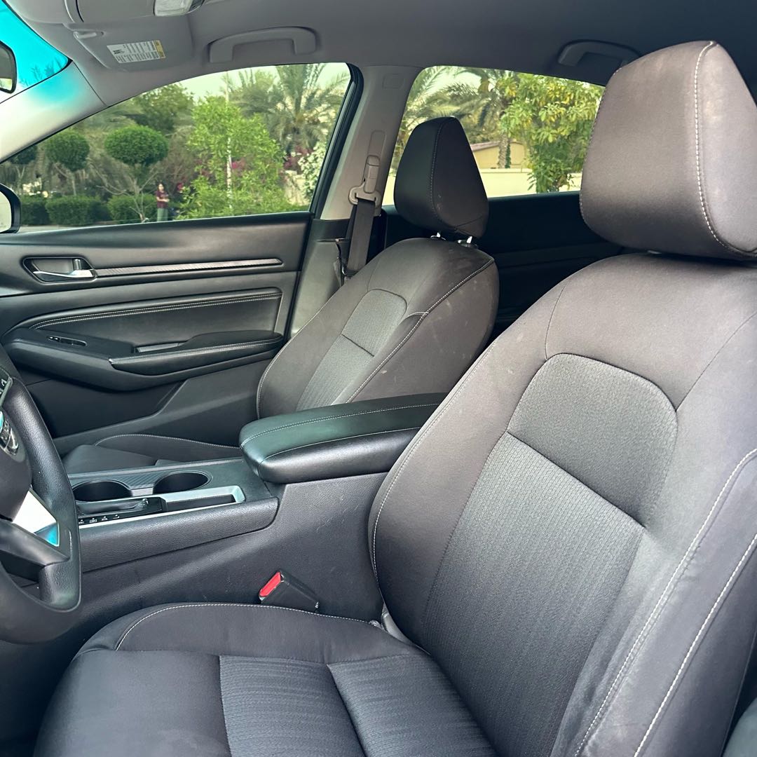 Car Image 2019 NISSAN ALTIMA S