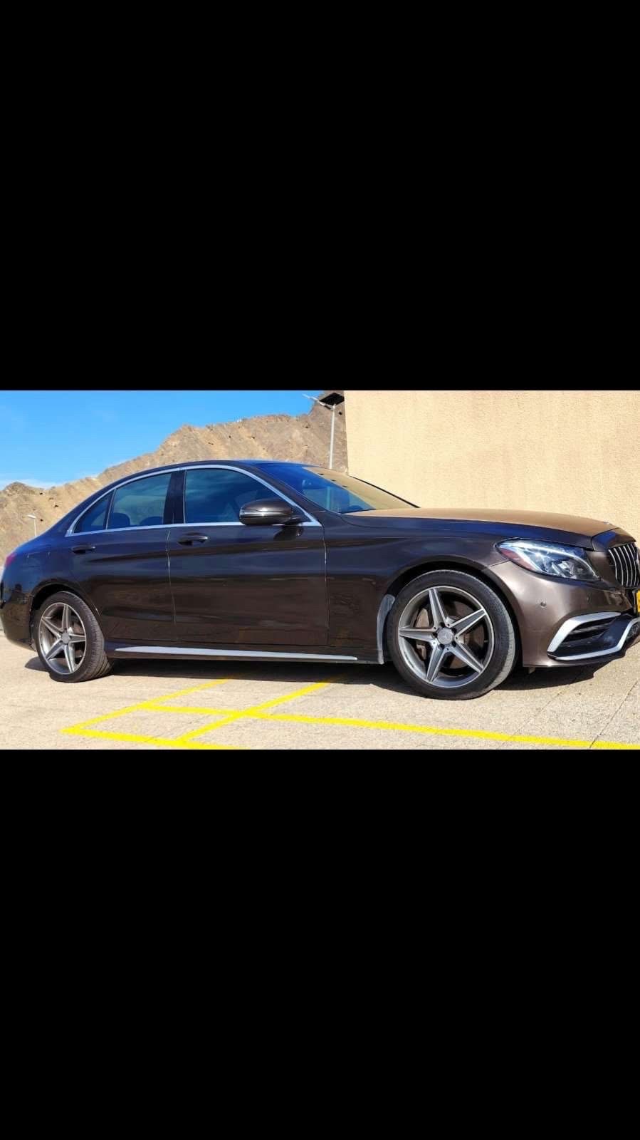 Car Image 2016 MERCEDES C Class 300