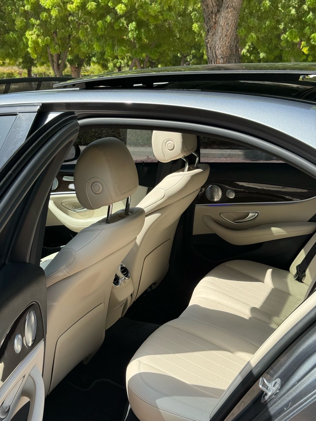 Car Image 2019 MERCEDES E Class 300