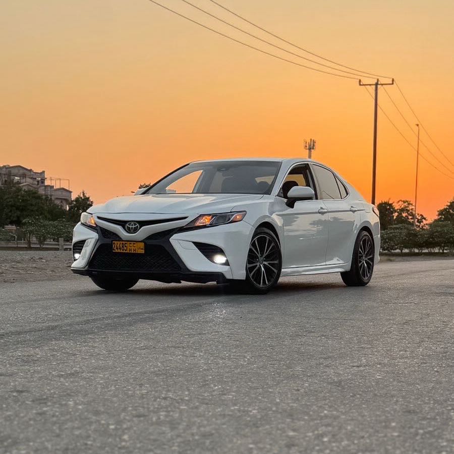 Car Image 2019 TOYOTA CAMRY SE