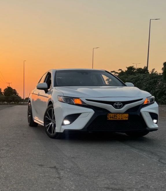 Car Image 2019 TOYOTA CAMRY SE