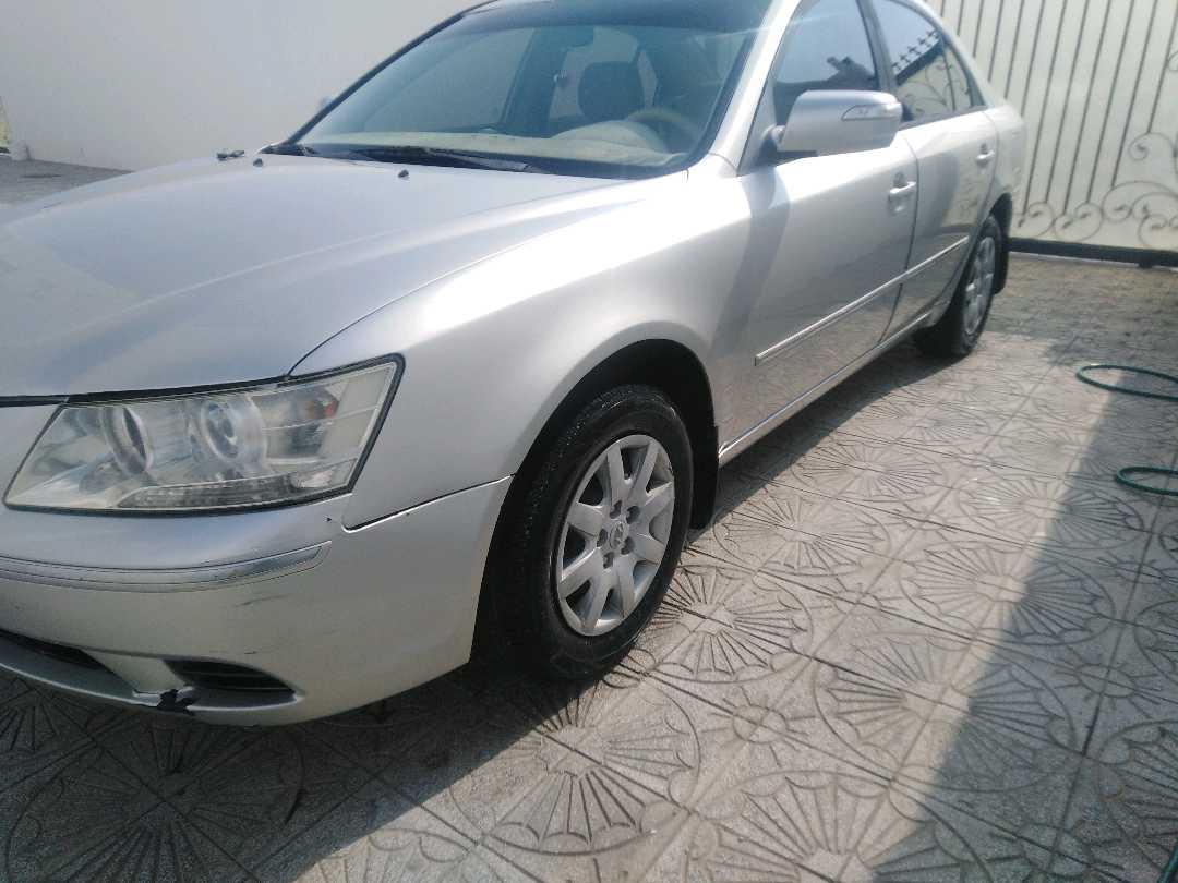 Car Image 2010 HYUNDAI SONATA   GL