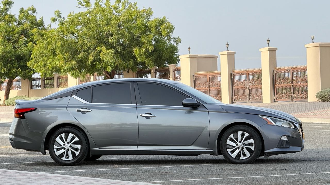 Car Image 2021 NISSAN ALTIMA S