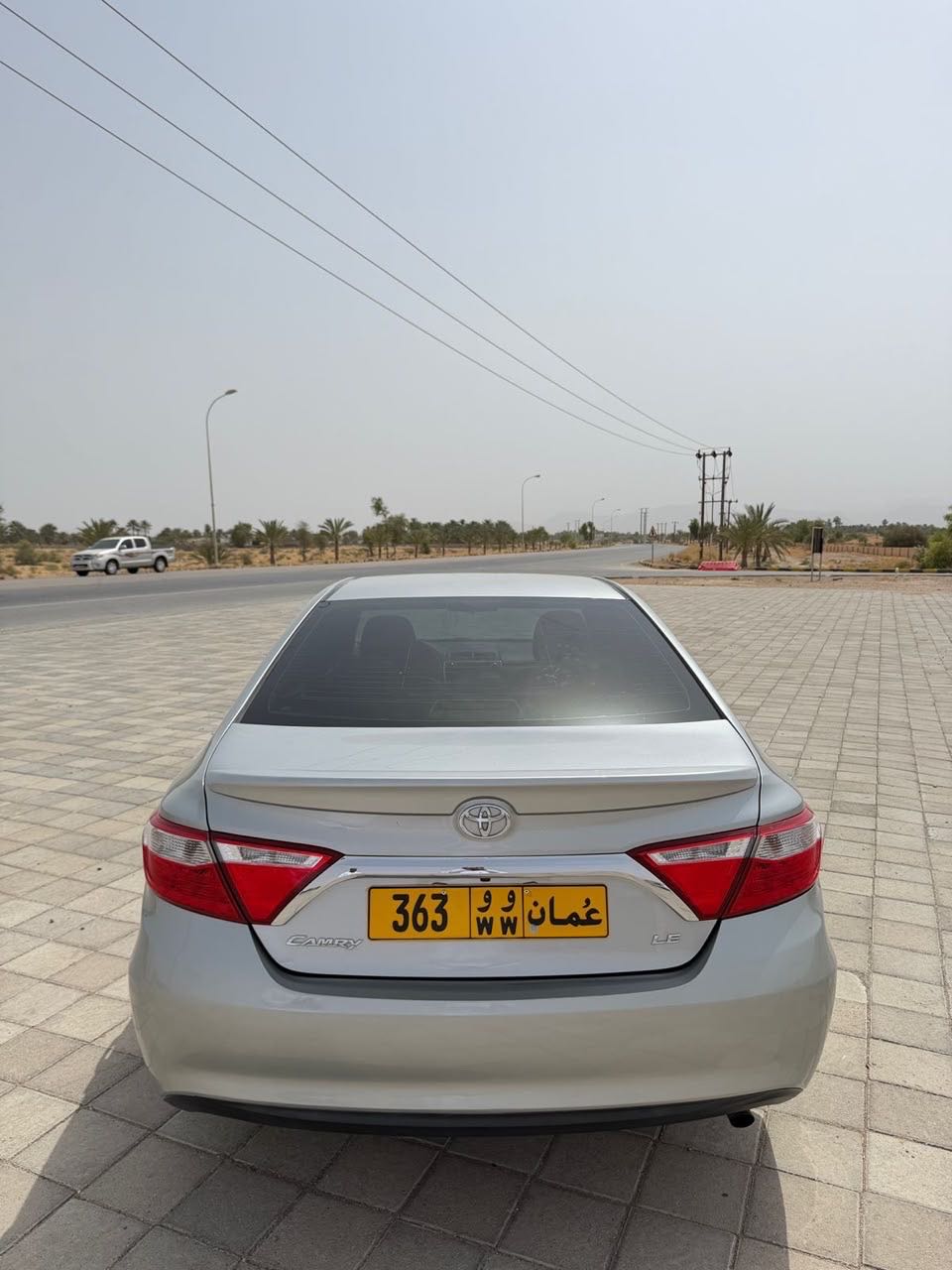 Car Image 2017 TOYOTA CAMRY LE