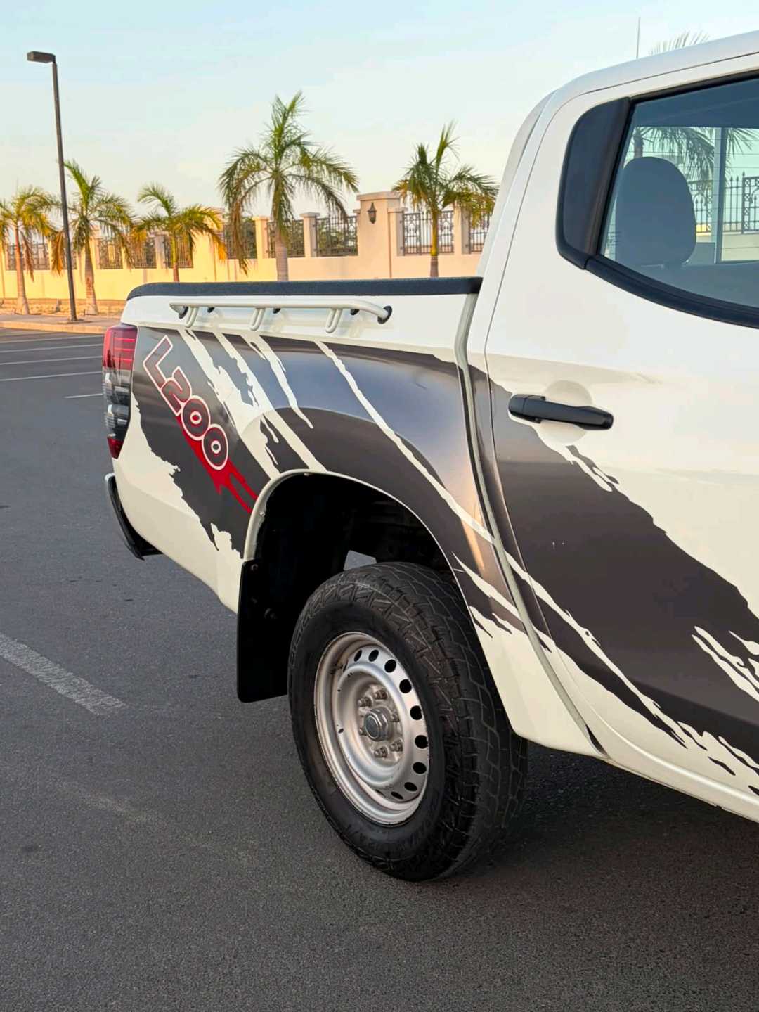 Car Image 2020 MITSUBISHI L200 