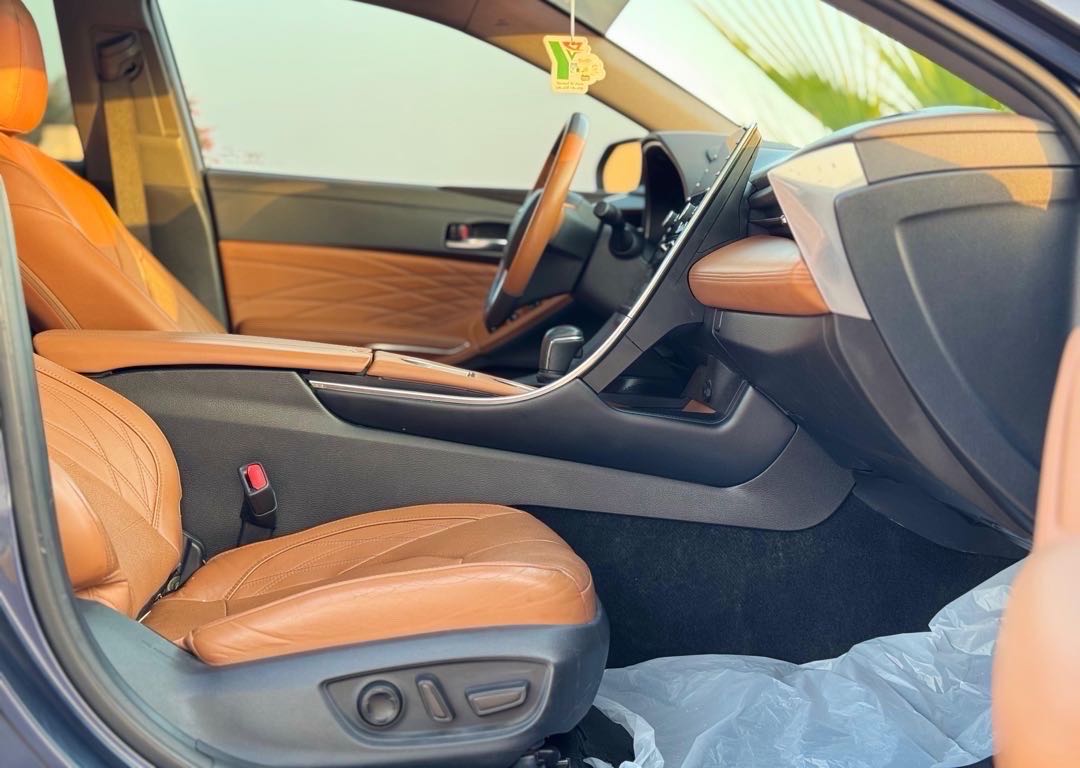Car Image 2019 TOYOTA AVALON LIMITED